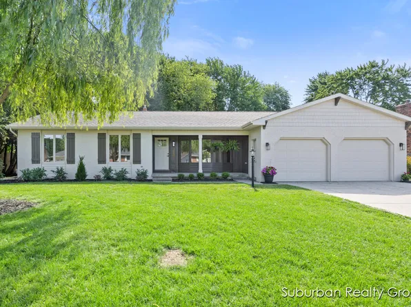 8134 Birchwood Ave, Jenison, MI 49428