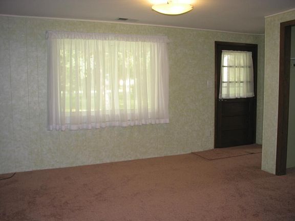 3rd image of 29W605 Albright St