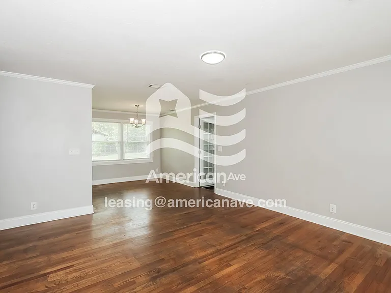 282411_002_living_room_3.jpg