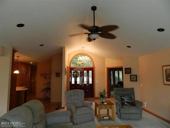 3rd image of 61537 Irongate Dr