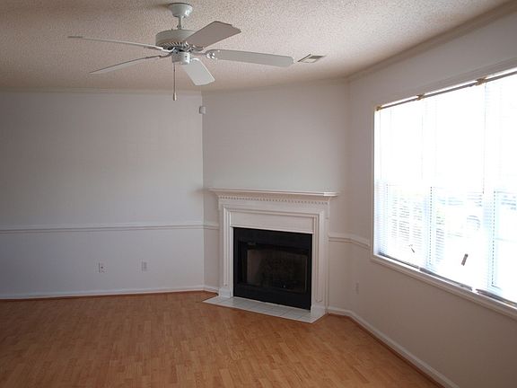 2nd image of 3923 Mm8 Sterling Pointe Dr