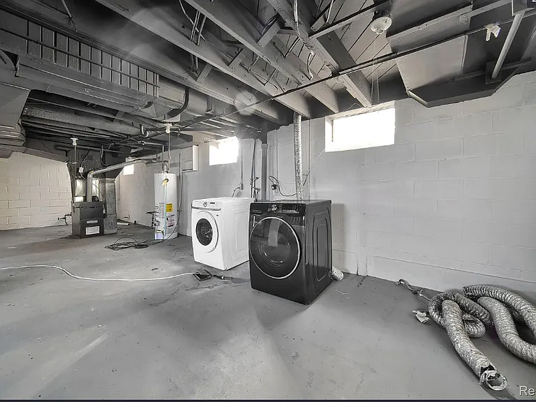 8550 W Outer Dr — Photo 10