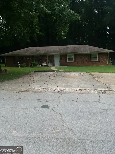 112 Burkshire Ct #B Photo 1