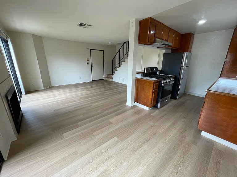 11913 Avon Way — Photo 5