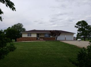 1367 14th Rd, Clay Center, KS 67432