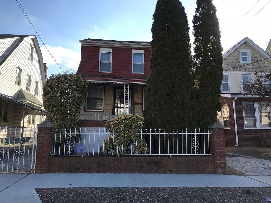 1st image of 21834 104th Ave