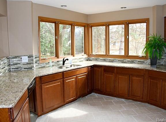 3rd image of 8219 Hearthstone Ct