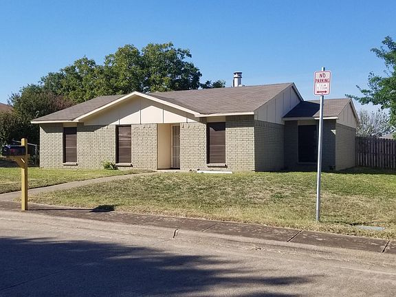 3rd image of 713 Priscilla Ln