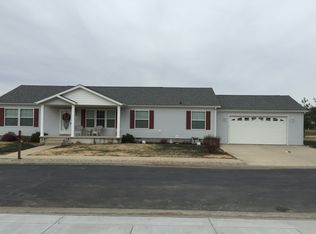 1529 Coventry Ln, Pontoon Beach, IL 62040