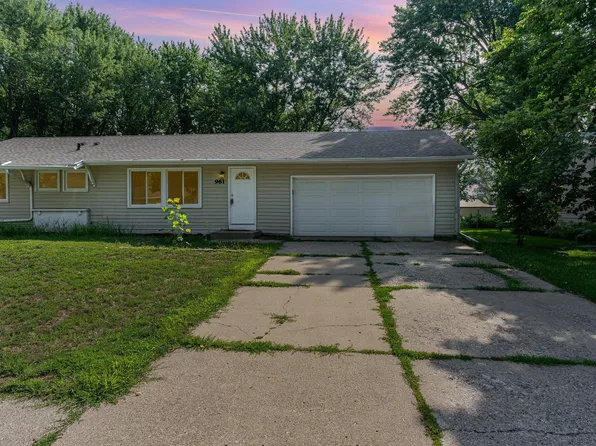 961 Redwell Ln, Apple Valley, MN 55124