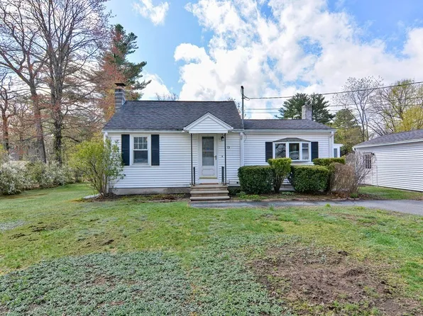 73 Chapel St, Shirley, MA 01464