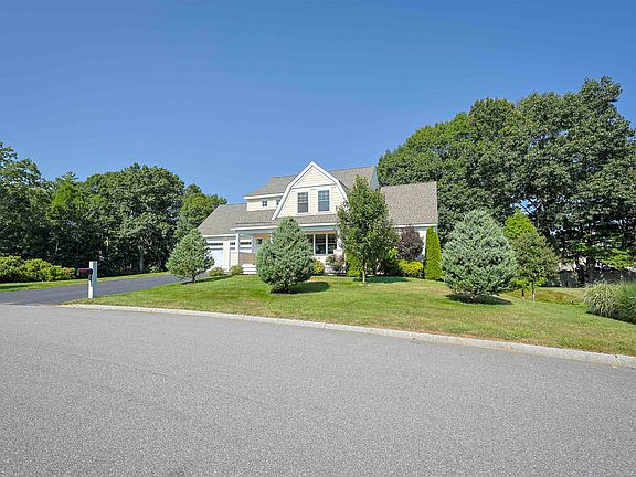 3rd image of 10 Hilliard Drive