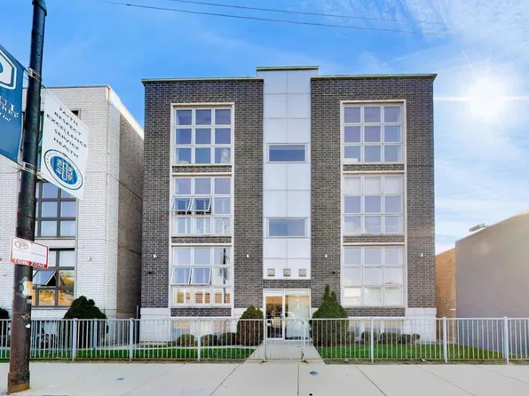 2441 W Belmont Ave APT 3W, Chicago, IL 60618