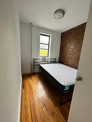 Rented by Manhattan Dwelling Corporation | media 7