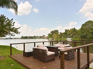 12828 Meadowbreeze Dr, Wellington, FL 33414