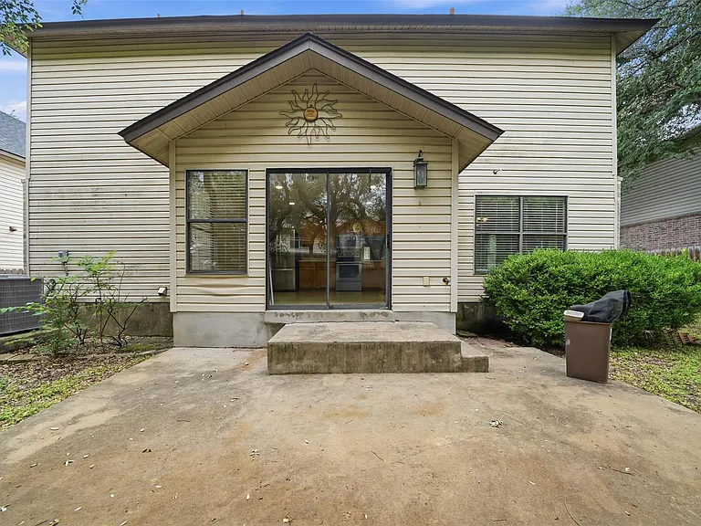 1304 Irene Dr — Photo 37