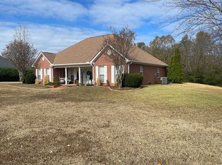 961 Phillips Hill Rd, Columbus, MS 39702