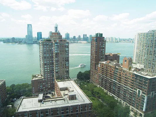 Rented by CCG Real Estate Brokerage | media 11