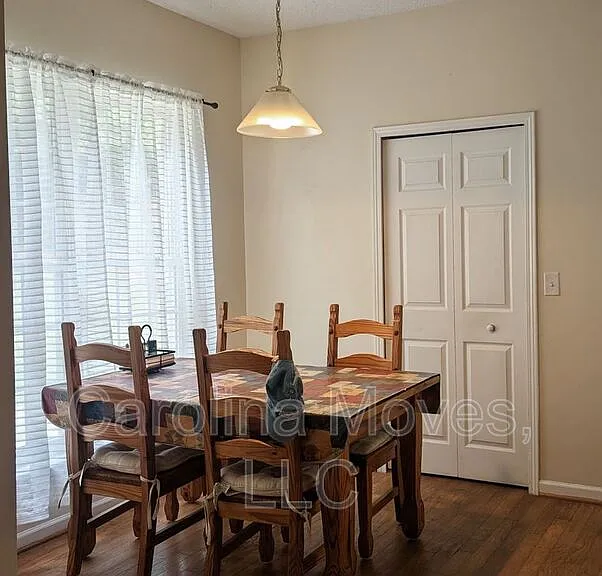 518 Grafton Ct — Photo 10