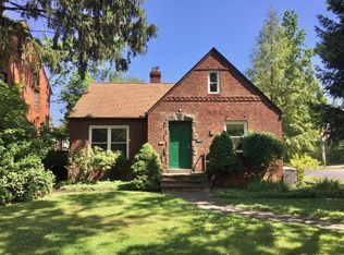 3673 Bainbridge Rd, Cleveland Heights, OH 44118