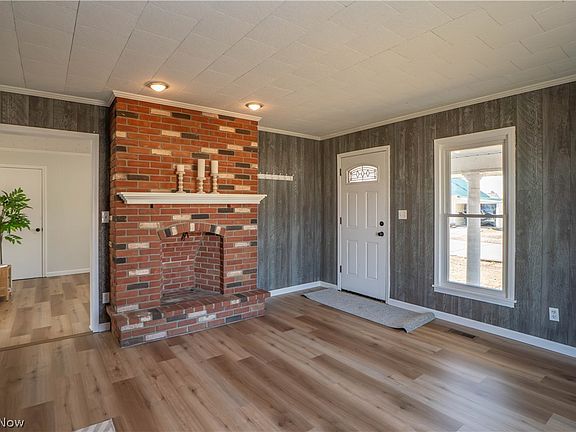 3rd image of 453 Wood Ave