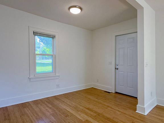 5th image of 1207 Kellogg Ave