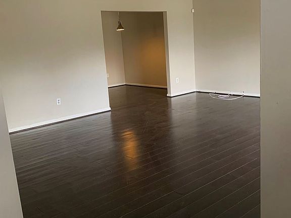 4th image of 6641 Wildwood Ct