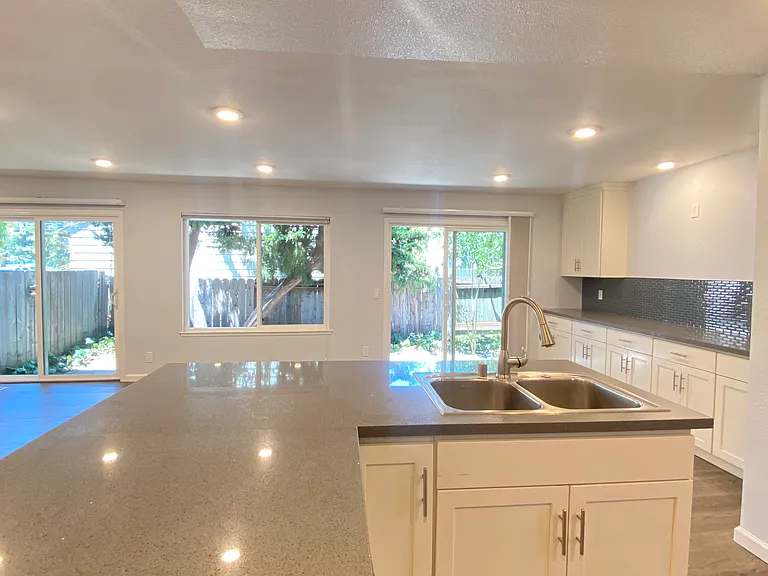 642 Hopkins Ave #1 — Photo 5