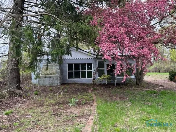 2725 S Eber Rd, Monclova, OH 43542