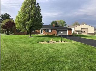 1221 Lakeview Ln, O'Fallon, IL 62269