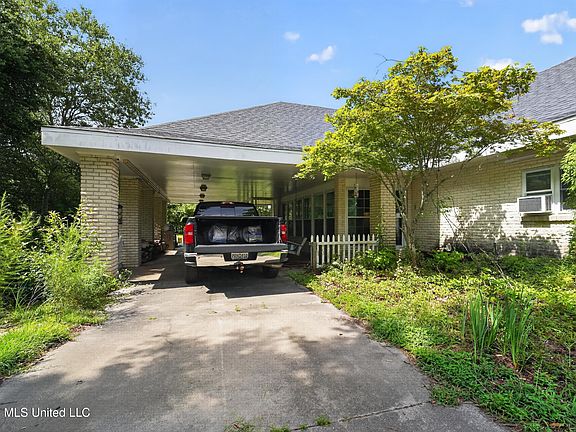 4th image of 168 Davis Rd