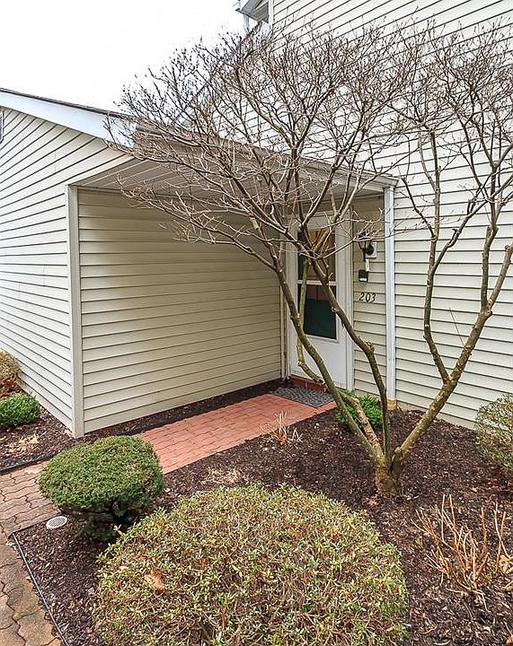 1st image of 6201 Center St APT 203