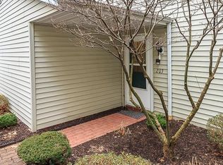 6201 Center St APT 203, Mentor, OH 44060