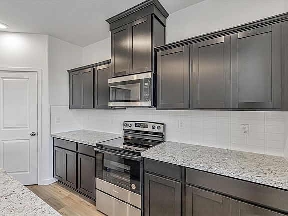 4th image of 5225 Senesta Cir