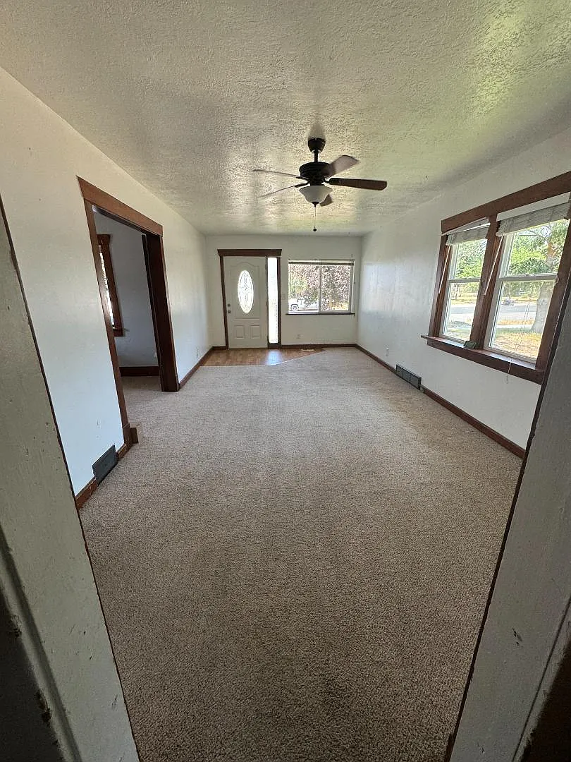 Unit Photo - 544 W 200th Shr S #4