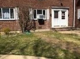 221-38 Manor Rd, Queens, NY 11427