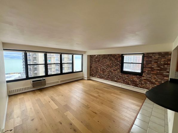 6030 N Sheridan Rd APT 1002