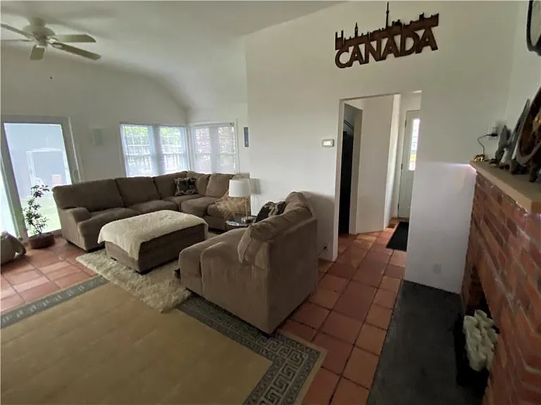 824 Point Pelee Dr — Photo 14