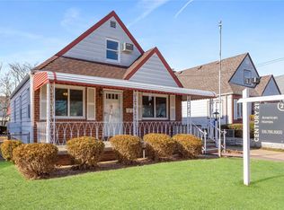 83-22 263rd St, Glen Oaks, NY 11004