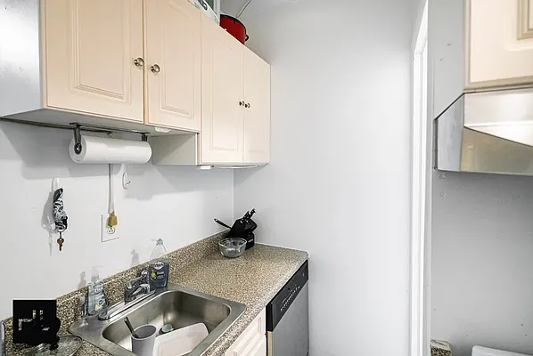 Rented by Highline Residential | media 7