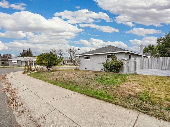 4th image of 1440 Holly Dr