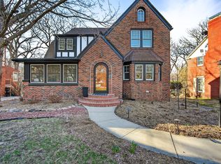 6012 N Waterbury Rd, Des Moines, IA 50312