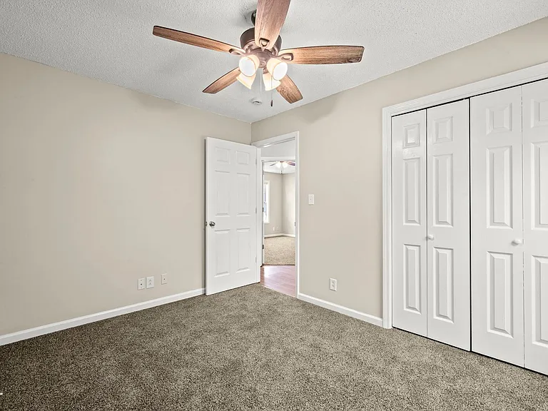 1043 Holly Rock Ct — Photo 15