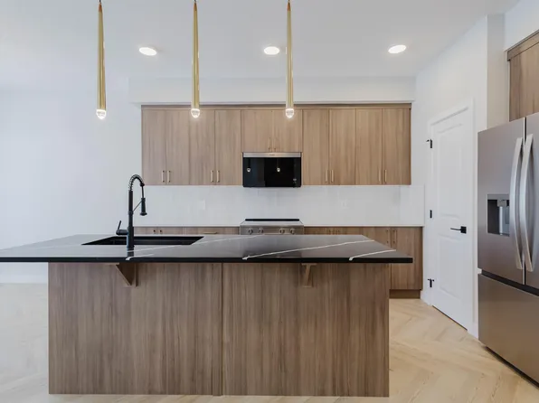 8300 Kiriak Line SW, Edmonton, AB T6W 4V2