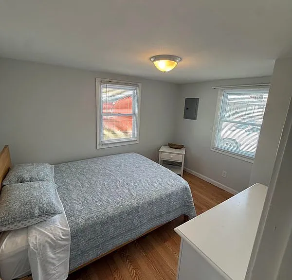 12 Jones St #4 — Photo 6