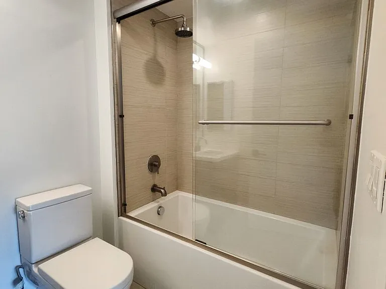4227 McLaughlin Ave #303 — Photo 24