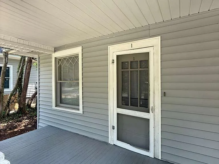 1118 Gladden St — Photo 2