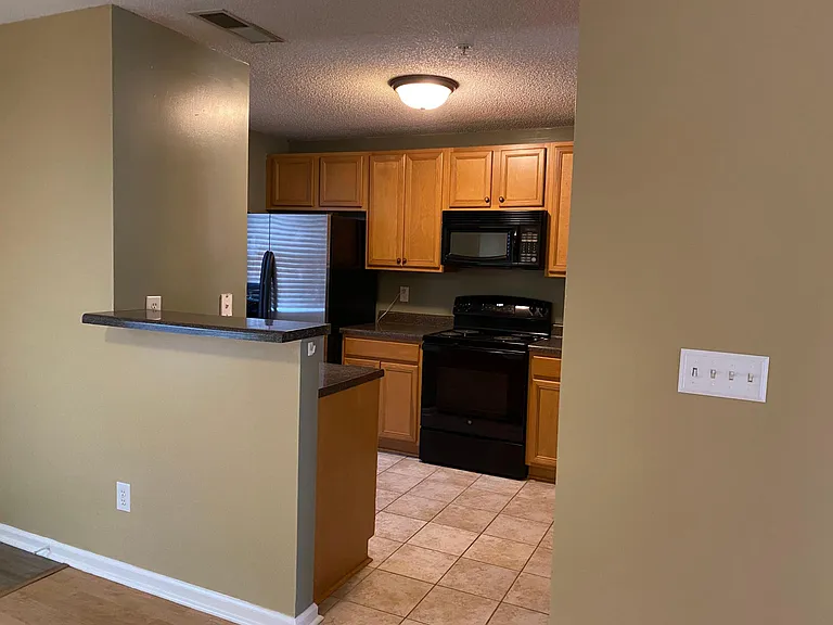 125 Chastain Cir — Photo 6
