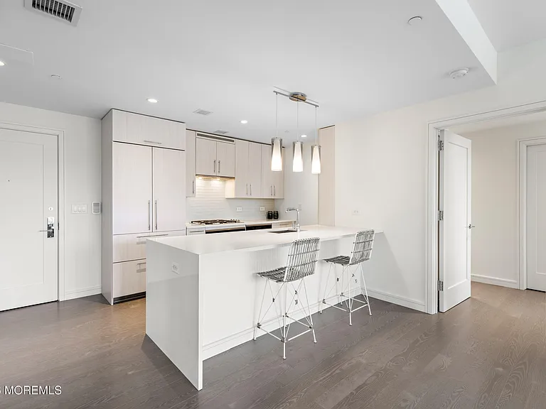 20 Melrose Ter #511 — Photo 9