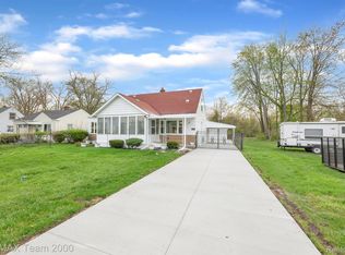 6341 Hunt St, Romulus, MI 48174